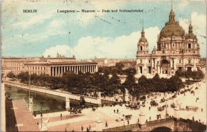 Germany Berlin Lustgarten, Museum, Dom und Schlossbrücke Vintage Postcard B132