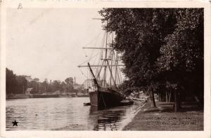 CPA SURESNES - Longchamp . Les Bords de la Seine (740654)