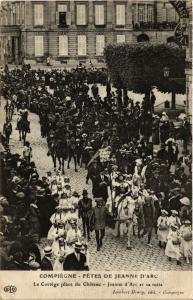 CPA COMPIEGNE Fetes de Jeanne d'Arc Le Cortege place du Chateau ... (291352)