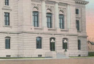 US Post Office Pierre South Dakota exterior c1930s linen postcard E264 