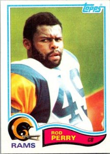 1982 Topps Football Card Rod Perry Los Angeles Rams sk9054