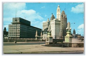 Wacker Drive Plaza Street View Chicago Illinois IL Chrome Postcard Y11