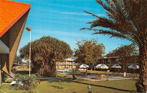Miami, FL Florida  HOWARD JOHNSON'S MOTOR LODGE  Roadside Motel ca1960s Postcard