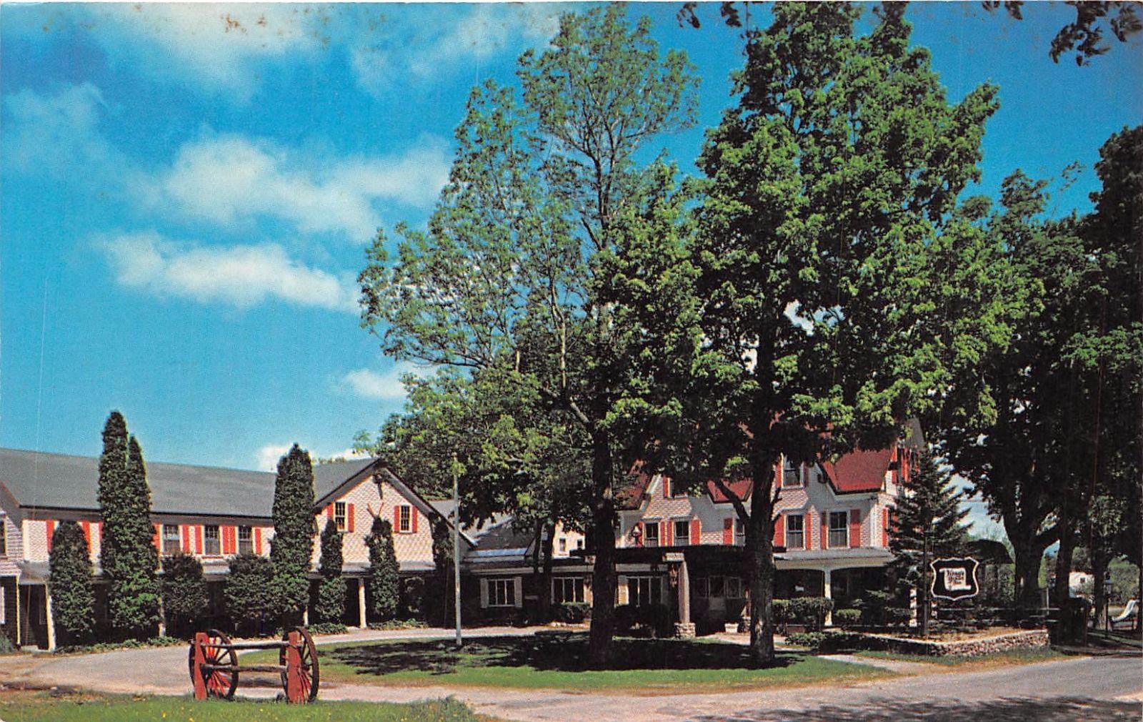 Gilford New Hampshire Kings Grant Inn4 Season Resort Postcard 1960s