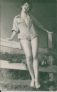 ARCADE CARD, Beautiful Woman, Legs, Sexy Girl, Shorts, Short Hair, 1940-50's