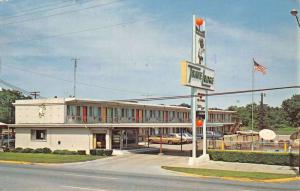 Michigan City Indiana Travelodge Street View Vintage Postcard K42265