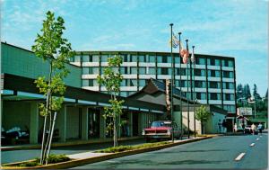 Discovery Inn Tyee Plaza Campbell River BC British Columbia Red Car Postcard D75