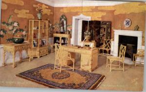 Tuck Queen's Doll House Majesty's Boudoir