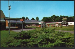 North Carolina SMITHFIELD Trot Motel in town U.S. 301 & 70A - Chrome