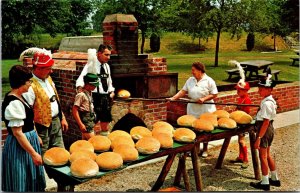 Outdoor Brick Ovens Baking Frankenmuth Michigan MI UNP Unused Chrome Postcard L2