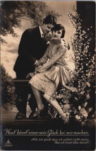 Romantic Couple In Love Vintage RPPC C140