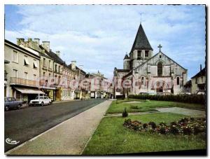 Postcard Modern Chauvigny (Vienne) La Place du Marche