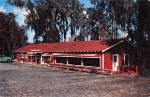 Lake City Florida Red Barn Restaurant Street View Vintage Postcard K64629