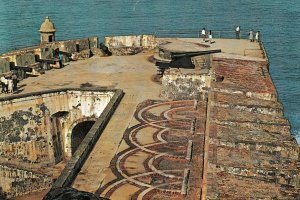 CONTINENTAL SIZE POSTCARD EL MORRO CASTLE SAN JUAN PUERTO RICO 1960s