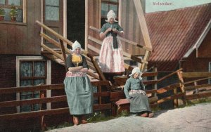 Vintage Postcard 1910s Fishermen's Wives Fishing Village Volendam Netherlands NL