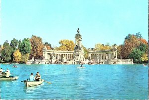 Madrid Spain Parque del Retiro Basin & Alfonso XII Monument Continental Postcard