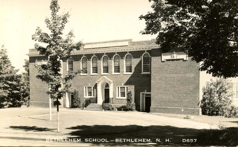 NH - Bethlehem. Elementary School.   *RPPC