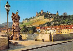 GG552 wurzburg blick von der mainbrucke auf die feste marienberg   germany