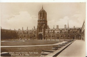 Oxfordshire Postcard - Christ Church - Tom Quad - [Founded A.D.1546]  Ref TZ5935