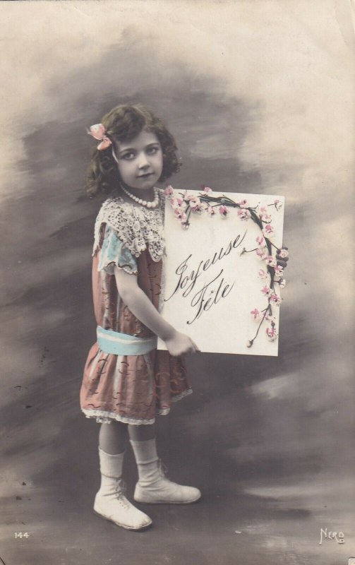 RP: BIRTHDAY, PU-1912; Joyeuse Fete, Little Girl Holding flowered sign