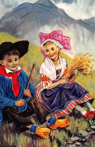 B99264 enfants auvergne boy girl france postcard costumes types ethnics folklore