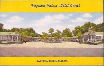 FL Daytona Tropical Palms Hotel Court