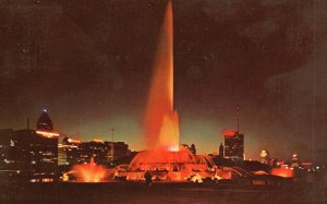 Vintage Postcard Buckingham Memorial Fountain Centerpiece Grant Park Chicago IL