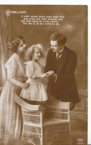 People Postcard - Homeland - Young Man and Lady with Small Girl - Ref ZZ4302