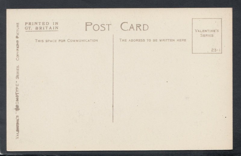 Kent Postcard - Rochester Castle Interior    T9515