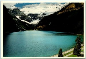 Lake Louise - Banff National Park - Canada M-17034