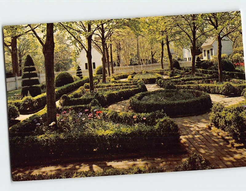 Postcard A Formal Garden Williamsburg Virginia USA