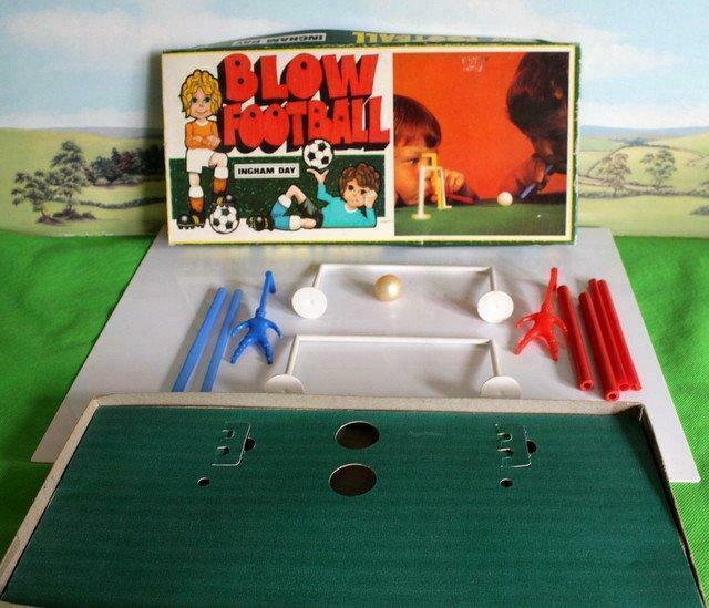 BLOW FOOTBALL VINTAGE INGHAM DAY BOXED 1960/70'S