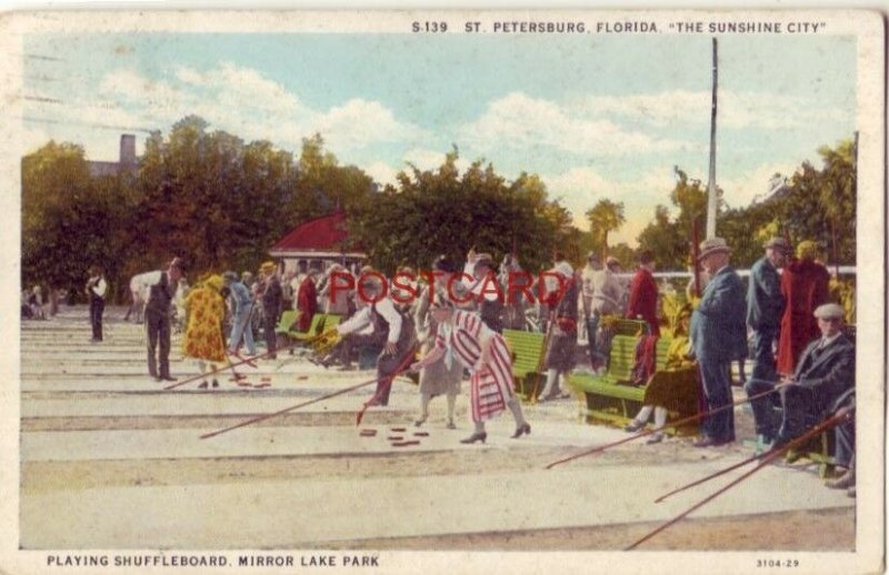 1932 PLAYING SHUFFLEBOARD, MIRROR LAKE PARK, ST. PETERSBURG, FLORIDA