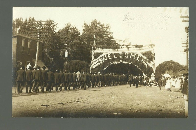 Pella IOWA RP c1910 G.A.R. PARADE Encampment Civil War VETERANS Soldiers GAR 