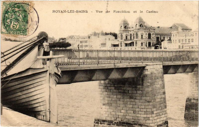 CPA ROYAN-les-BAINS - Vue de Foncillon et le Casino (481228)
