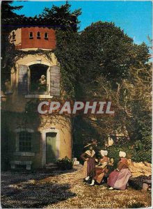 Postcard Modern Folklore Provencal Marseilles in authentic costumes to pigeon...