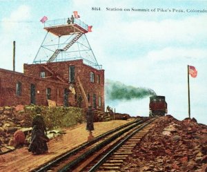 C.1910 Station On Summit Of Pike's Peak Train People Vintage Postcard P40