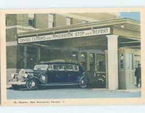 1930's OLD CAR AT CANADA CUSTOMS AND IMMIGRATION St. Stephen NB G1456