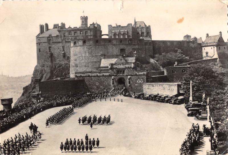 uk26109 changing the guards edinburgh castle scotland real photo uk military