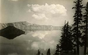 OR - Crater Lake. Wizard Island.   *RPPC