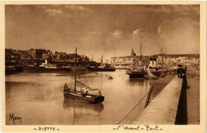 CPA DIEPPE L'Avant Port (416280)