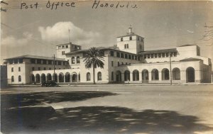 c1920 RPPC Postcard Post Office, Honolulu HI Colonnade & Palm Tree Street View