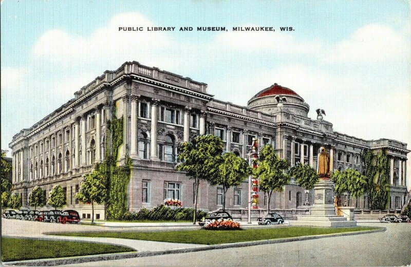Public Libary Museum Milwaukee Wisconsin Wis Vintage Linen Postcard Unposted UNP 