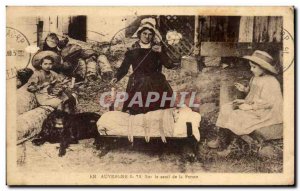 In Auvergne Old Postcard On the Threshold of Farm Folk Costume Dog