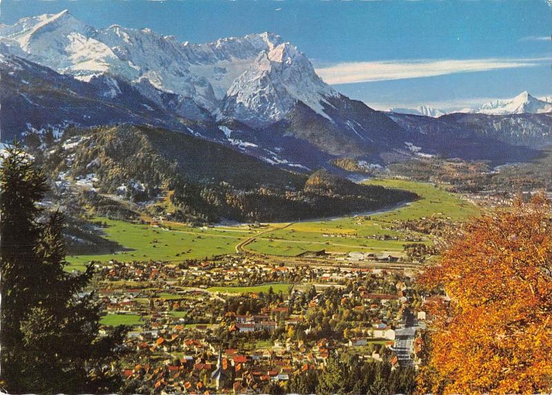 GG12963 Garmisch-Partenkirchen gegen Zugspitzgruppe Tiroler Berge Panorama