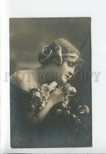 3182426 Charming BELLE Woman NYMPH Roses Vintage PHOTO PC