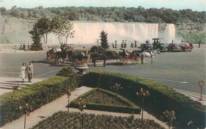Niagara Falls, Ontario, Canada Horse Buggy Oakes Gardens, People Postcard