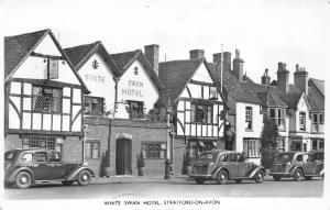 BR64809 white swan hotel car voiture  stratford on avon uk