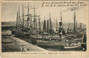 CPA ak Boulogne-sur-mer-bassin a flood-la cale au bois ships (1206861) 