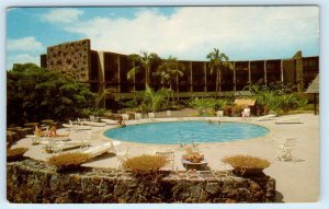 KAILUA-KONA, Hawaii ~ Roadside Mauna Loa Wing KONA INN ~ Pool 1964 Postcard